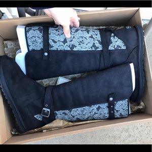 Tall black UGG Boot Authentic Marielle
