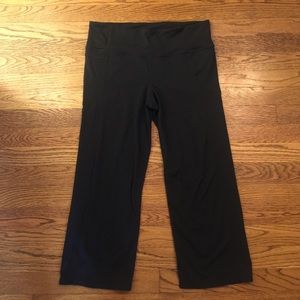 EUC - Athleta Workout Pants - Cropped - Size L