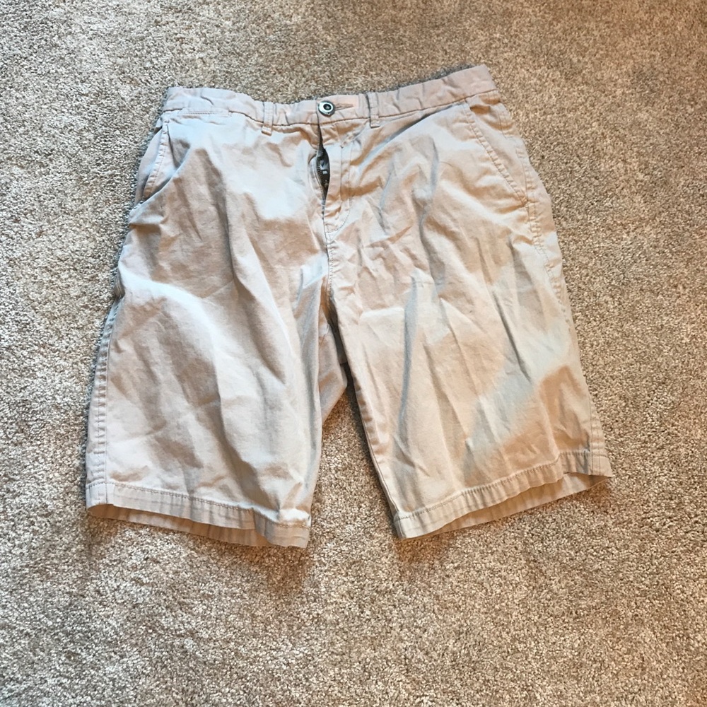 American Eagle khaki shorts