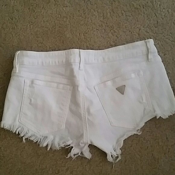 Guess jean shorts - Picture 2 of 3