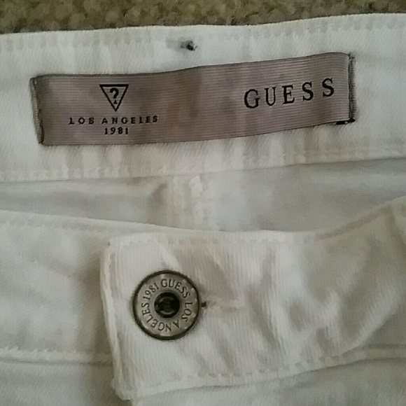 Guess jean shorts - Picture 3 of 3