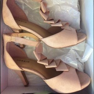 Ruffled peep toe heels size 8.5 (wide width)