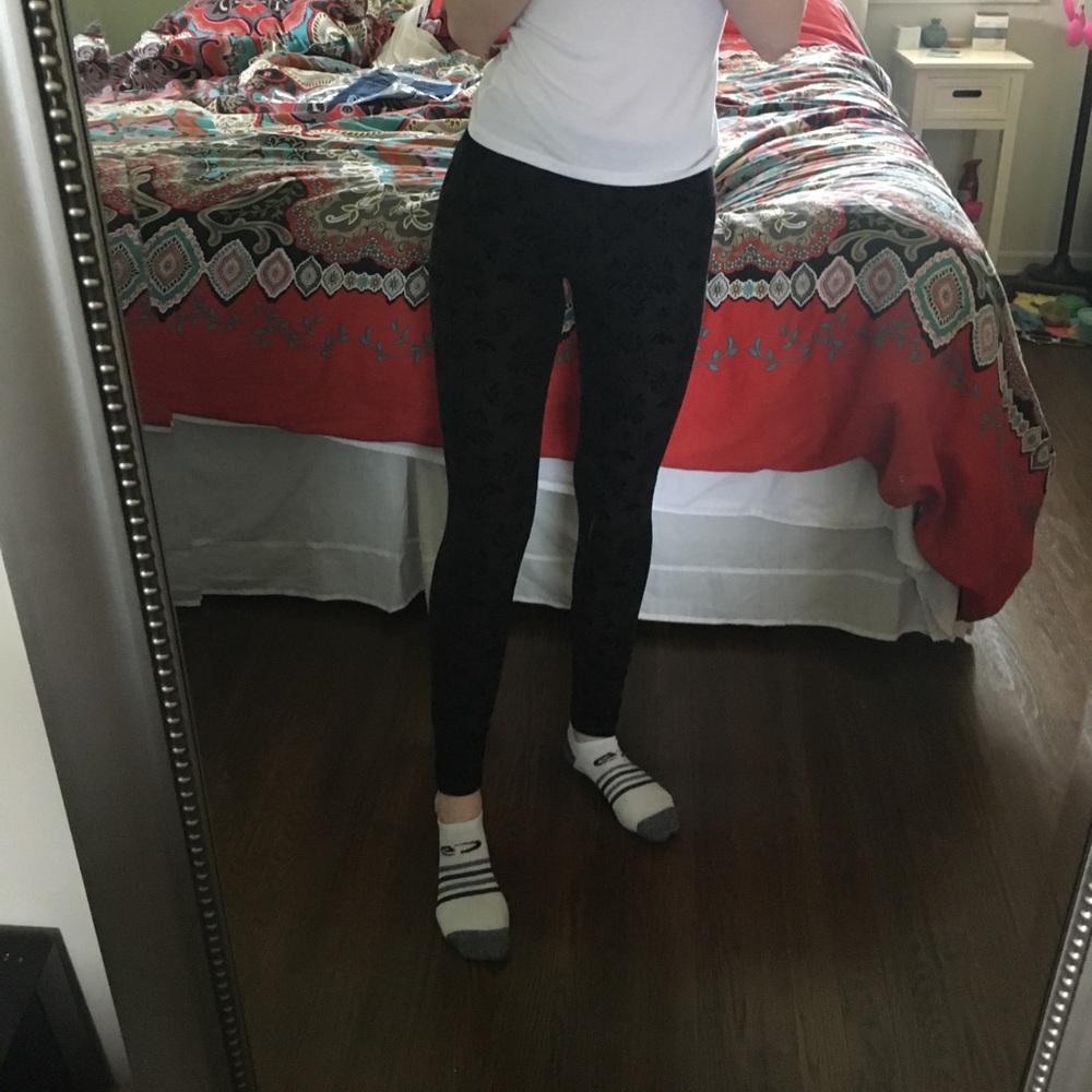 Black Leggings with Velvet Design