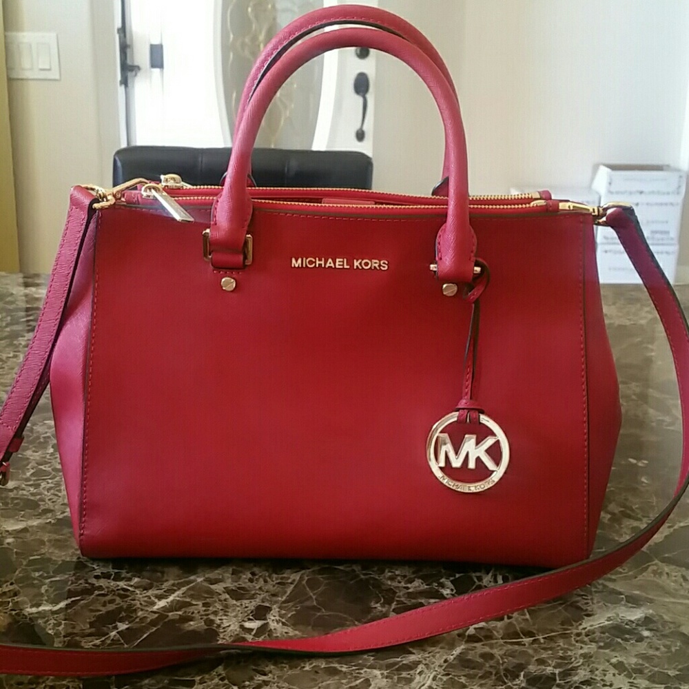 Last Price Drop!! Michael Kors Sutton