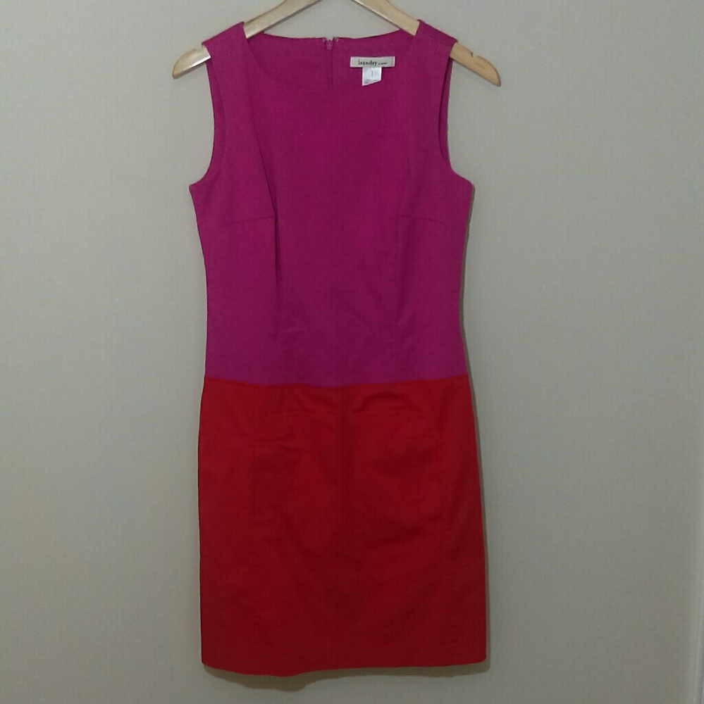 Sleeveless pink and red career fun dress