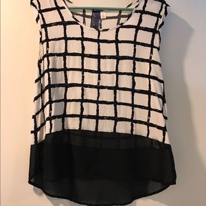 Black and White Cap Sleeved Top