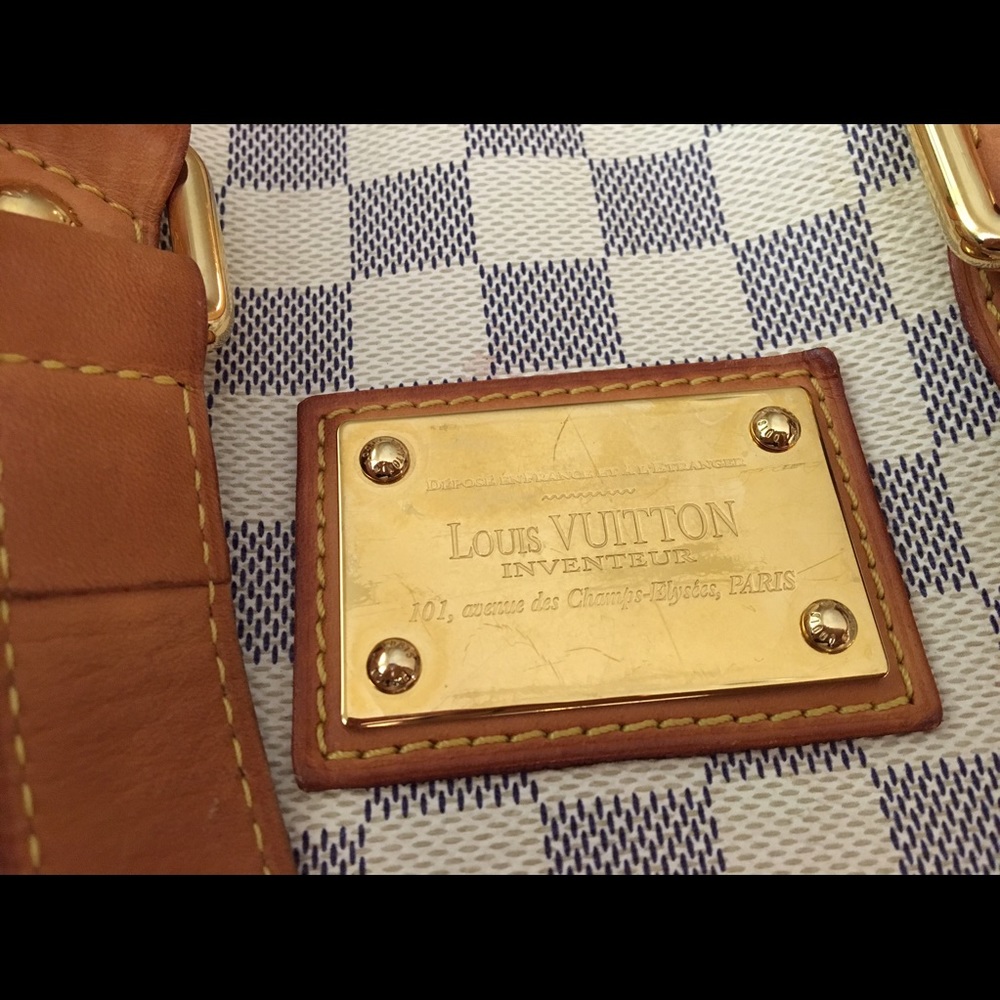 Not selling, Louis Vuitton bag is this authentic?