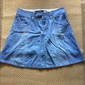 Flirty Victoria Secret London Jean Skirt Size 6