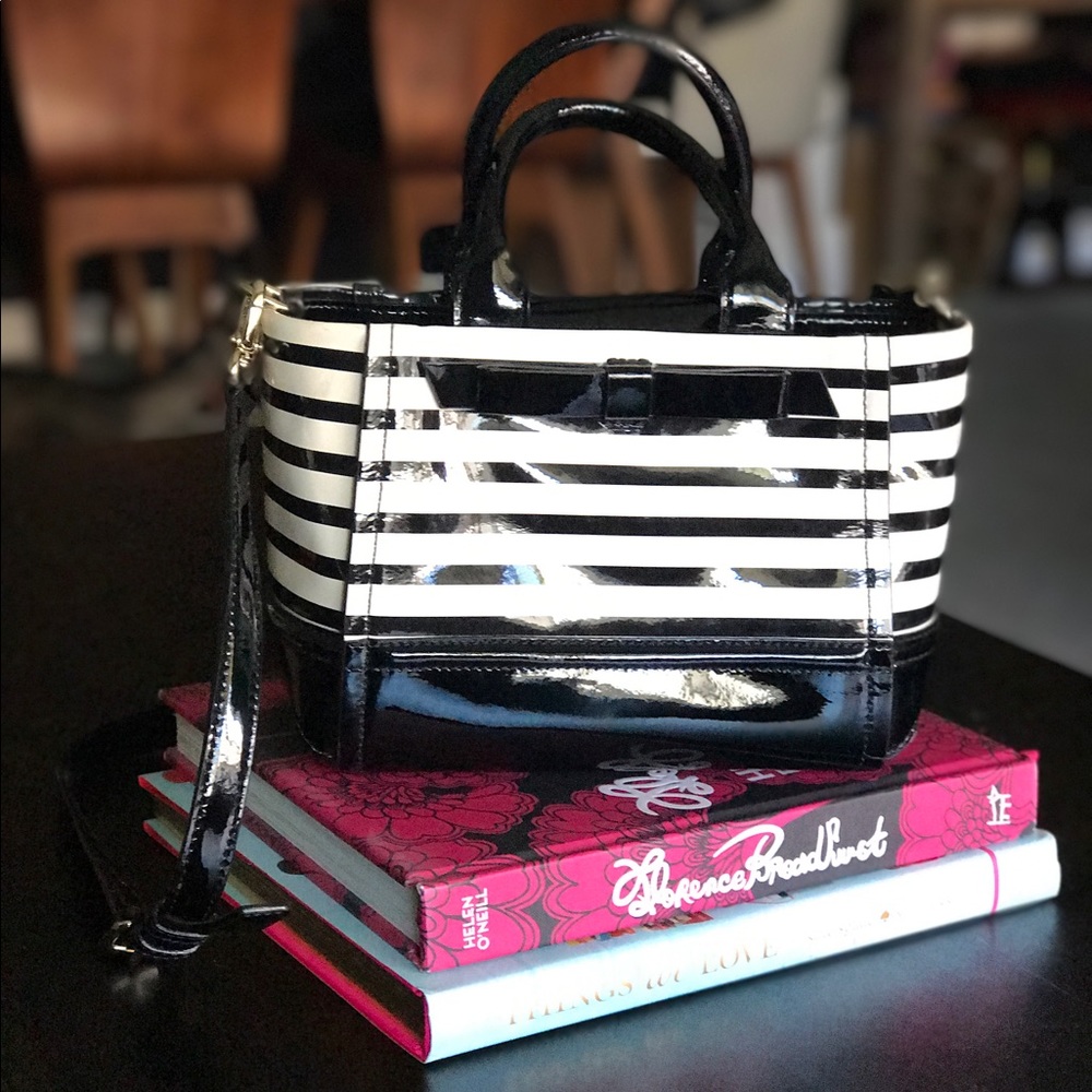 Kate Spade b&w, patent leather, mid-size