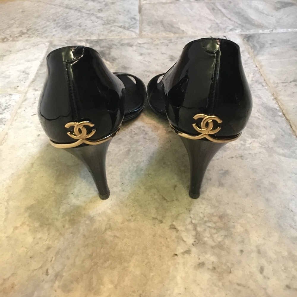 Authentic Chanel patent leather open toe heels!