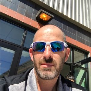 Meet your Posher, Tomy