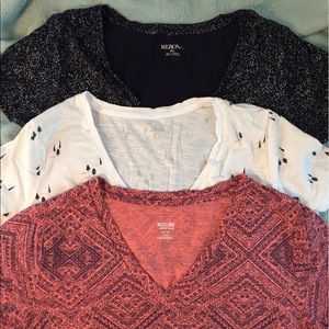 Set of 3 v-neck t-shirts, size XXL