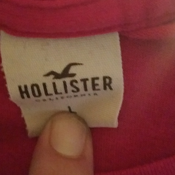 Almost new 1 time wore large Hollister shirt - Picture 2 of 2