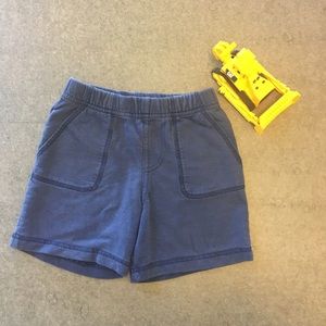 Circle boy shorts. Size 2T💫