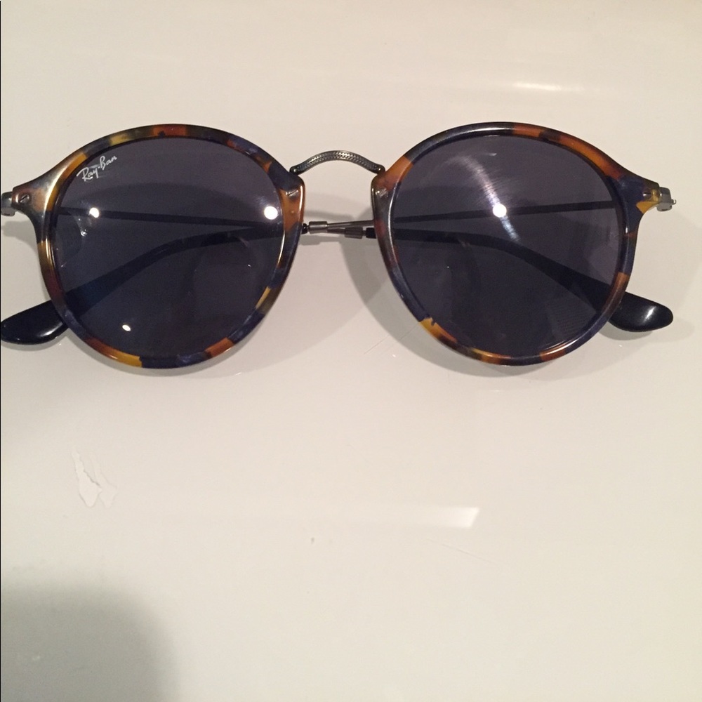 Ray-Ban Round Fleck