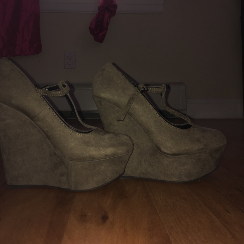 High wedges! Very cute and simple.