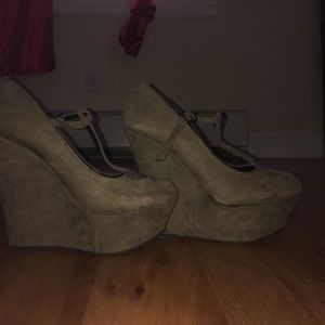 High wedges! Very cute and simple.