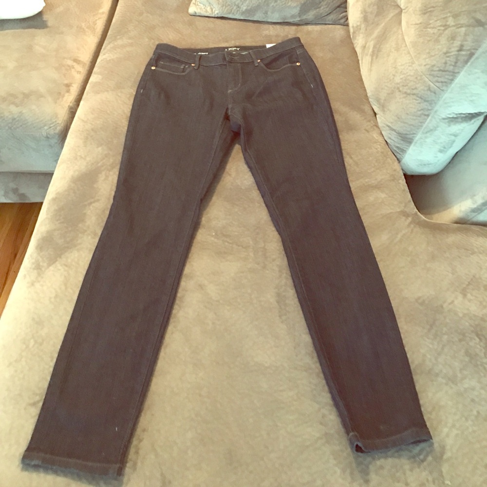 Never been worn Ann Taylor LOFT skinny jeans