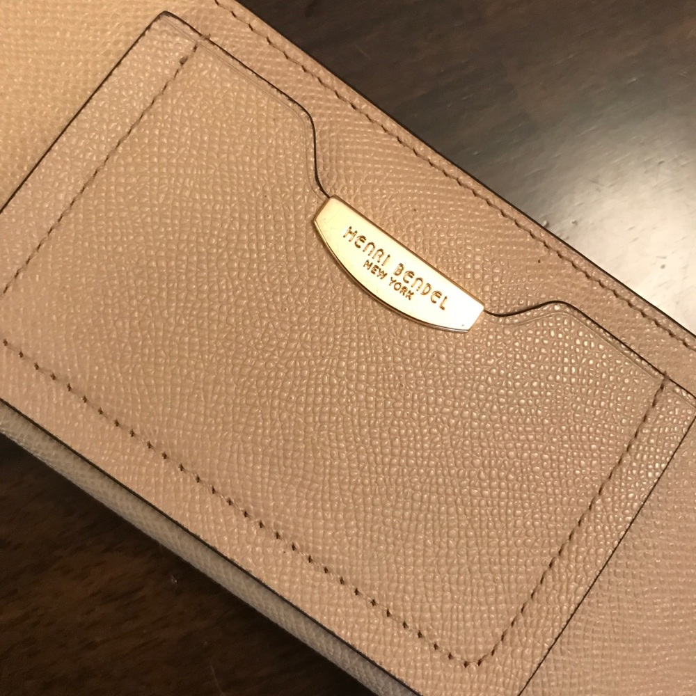 Henri Bendel Wallet