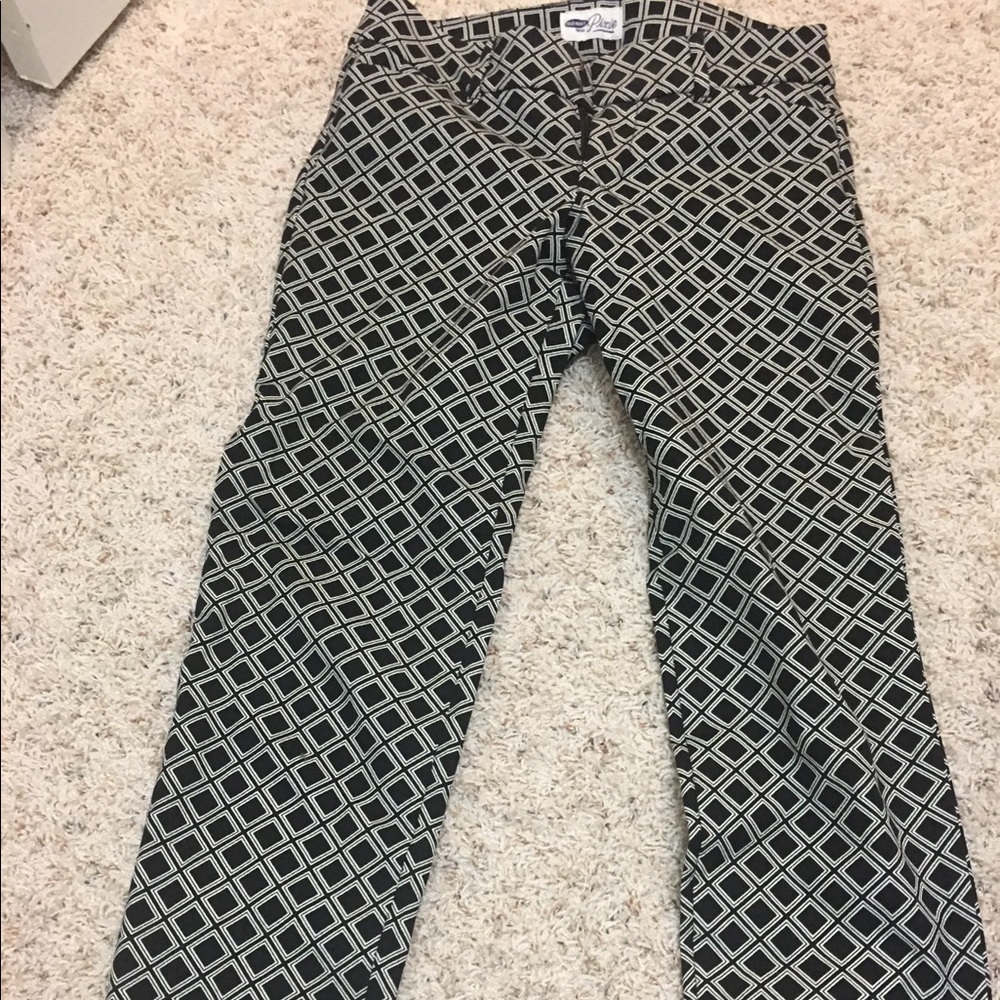 Black & cream printed crop pixie pants