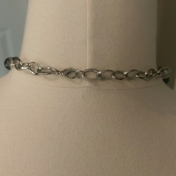 Flower necklace - Picture 4 of 6