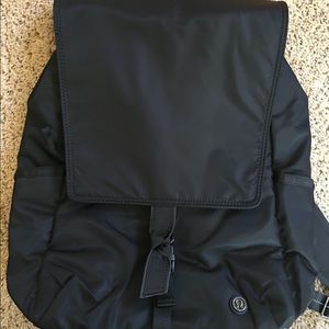 Black lululemon back pack