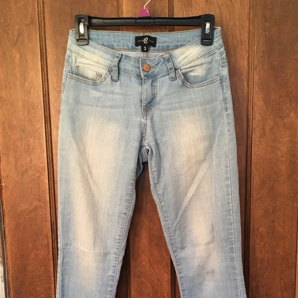 Light Wash Skinny Jeans - Picture 1 of 3