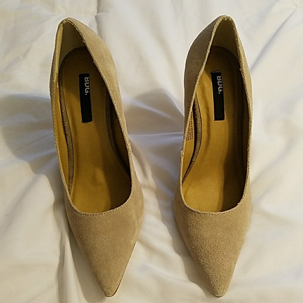 **SOLD** Bdg size 8 tan brushed leather never worn
