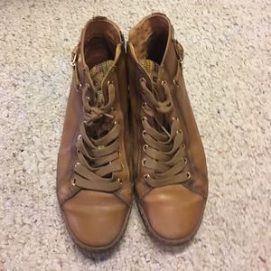 Pikolinos high top leather zip up sneaker