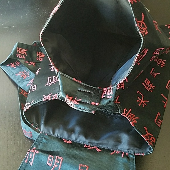 Backpack - Picture 7 of 7