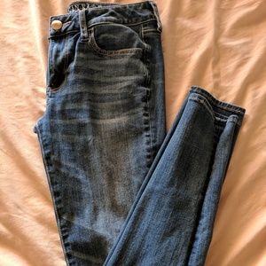 AMERICAN EAGLE SKINNY JEANS