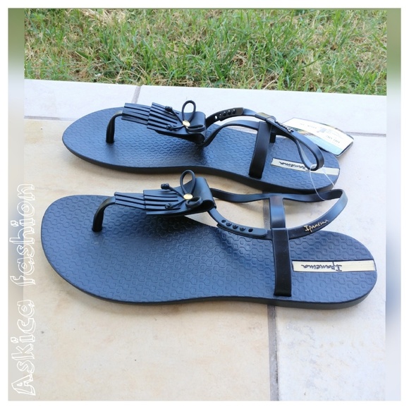 ipanema t strap sandals