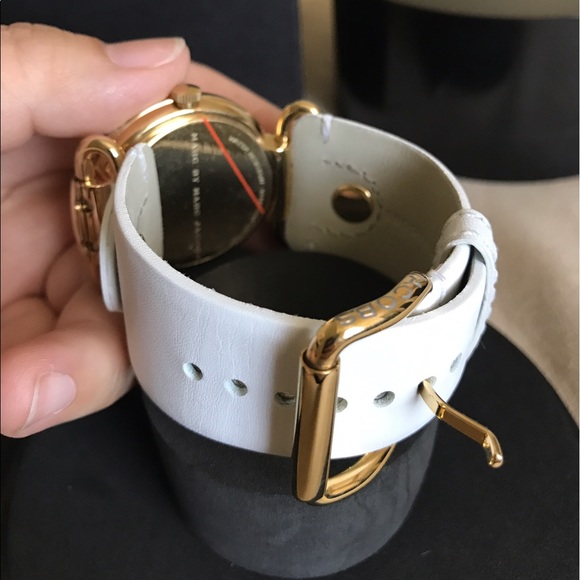 Marc Jacobs leather White and Gold watch! main image 6