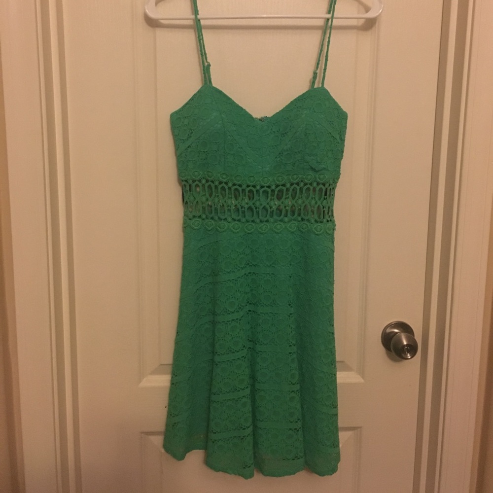 Super cute green lace dress!