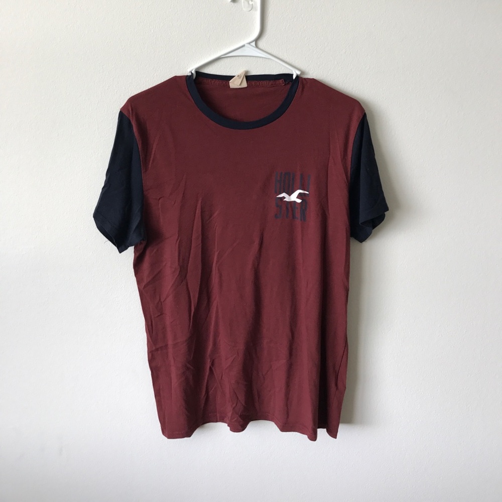 Hollister graphic tee