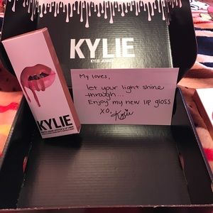 Kylie Cosmetics Matte Lip Kit - Candy K