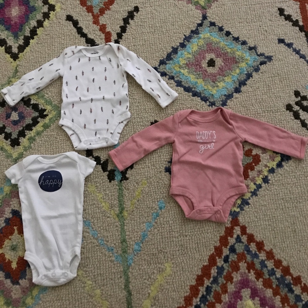 ❤️HP 9/24❤️ 3 Carter's Newborn Sized Onesies