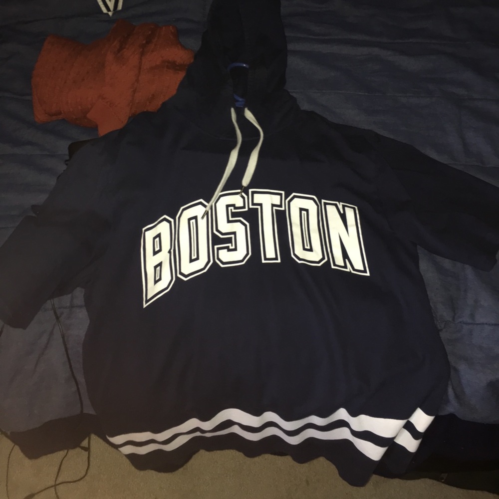 H&M divided Boston short sleeve hoodie. Stripped.L