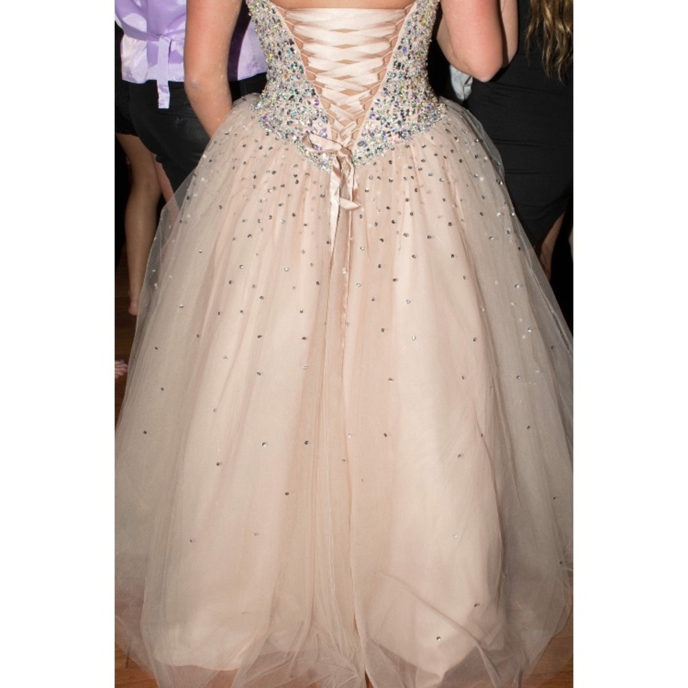 Sweet 16 dress - Picture 2 of 5