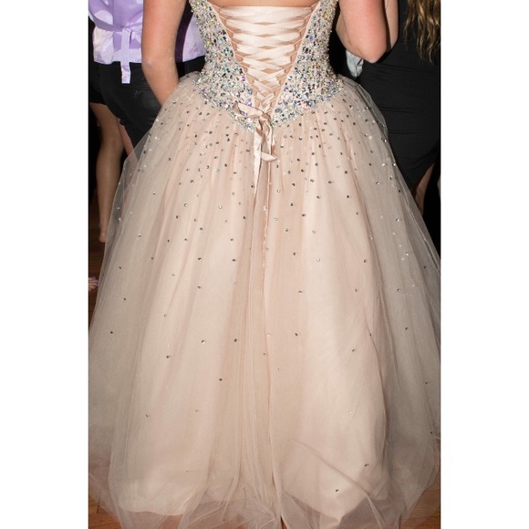 Sweet 16 dress - Picture 2 of 5