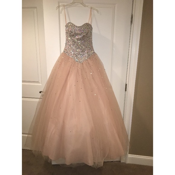 Sweet 16 dress - Picture 3 of 5