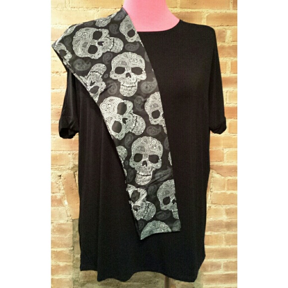 🎃Host Pick!!!🎃 Sugar Skull Leggings Black, TC - Picture 3 of 4