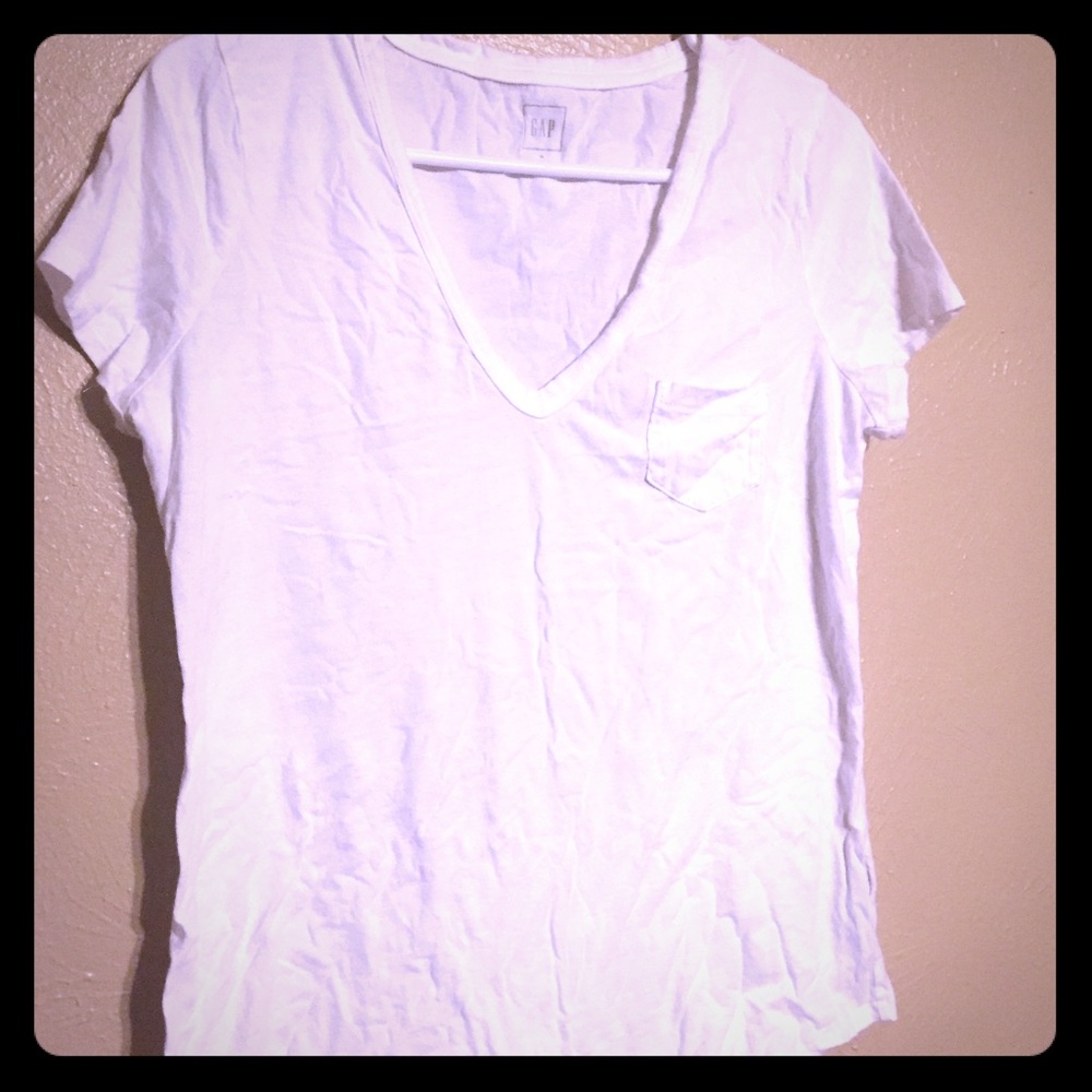 Gap t-shirt with small pocket