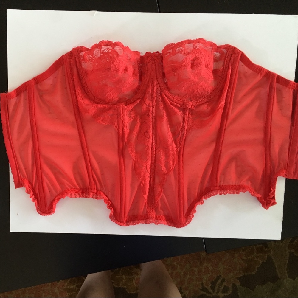 Vintage red lace corset - Picture 2 of 5