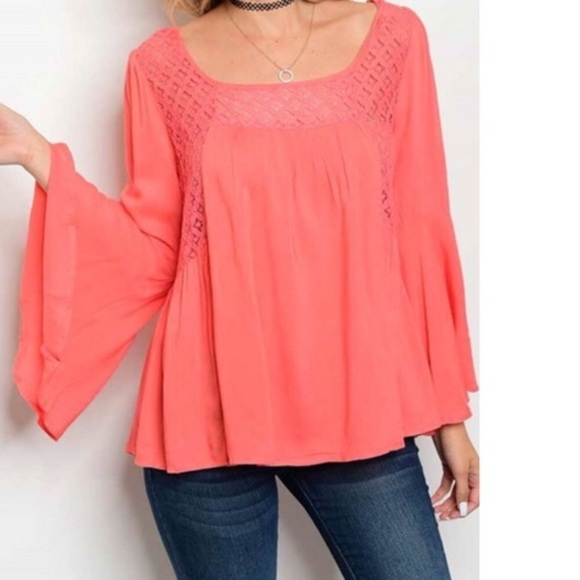 GlamVault Tops - 🤗🤗Coral Bell Sleeve Top NWT