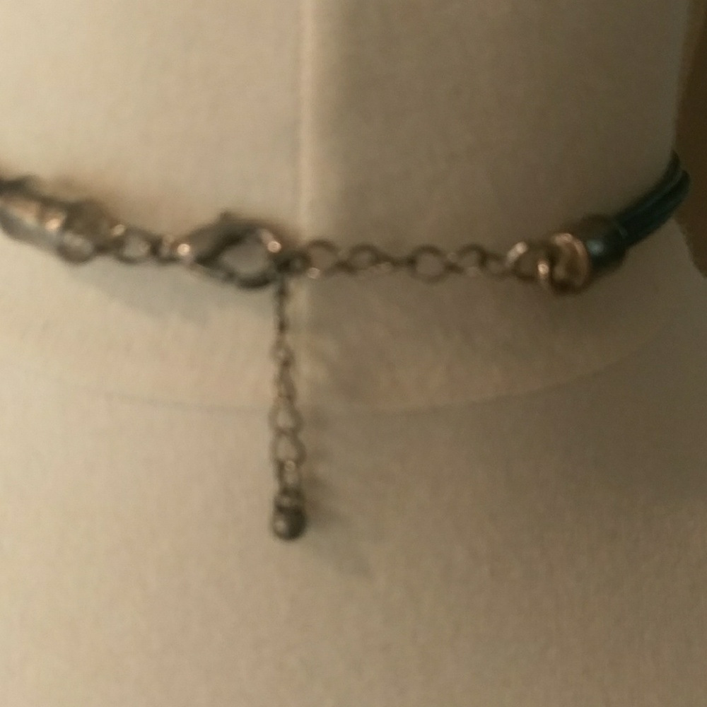 Shell Necklace - Picture 3 of 8
