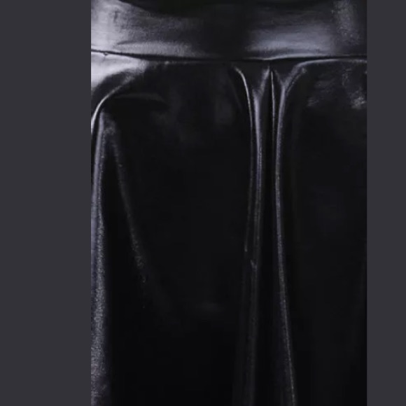 Shiny Faux Leather Circle Skater Mini Skirt - Picture 4 of 4