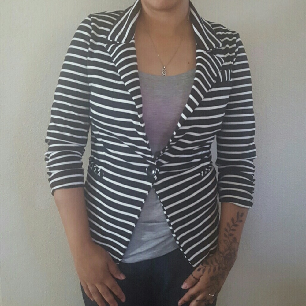 Charlotte Russe Blazer - Picture 2 of 3