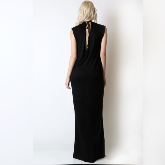 FLASH SALE BLACK MAXI - Picture 2 of 3