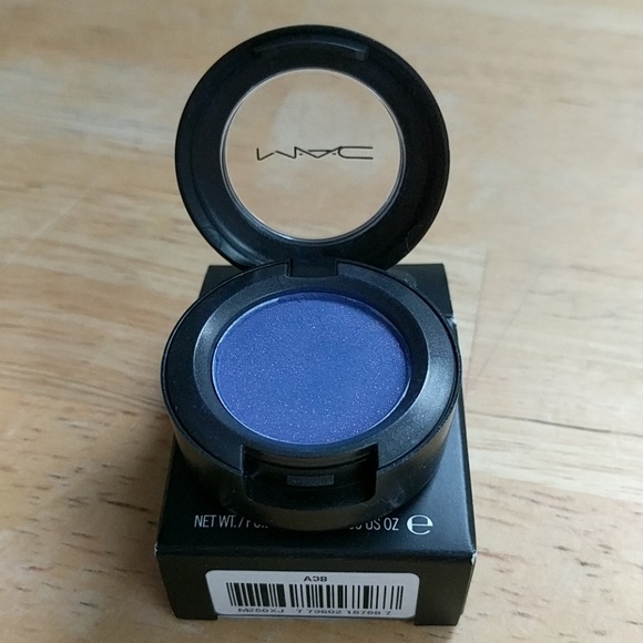 MAC eyeshadow in Cool Heat-Discontinued - Picture 1 of 3